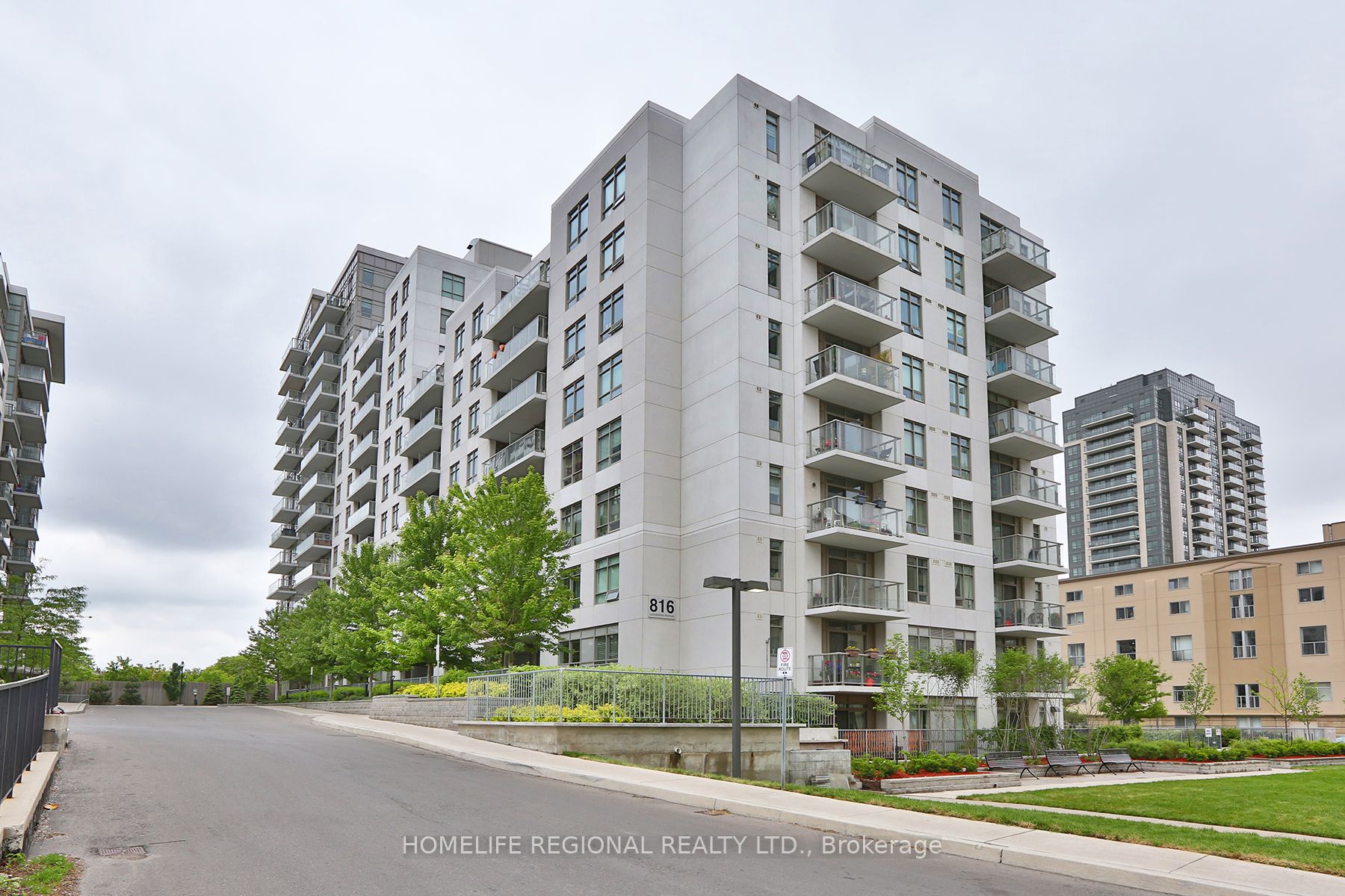 816 Lansdowne Avenue 1015