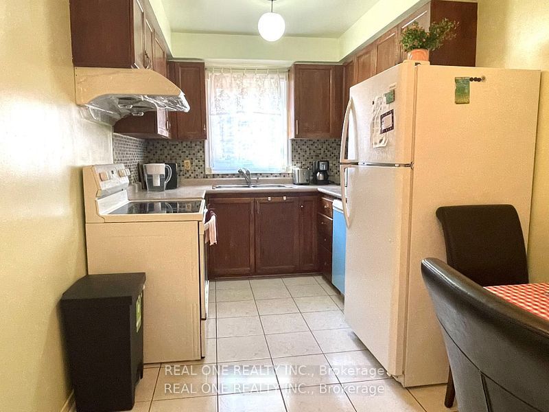 1235 Blackburn Drive Unit 2 Property Photo 5