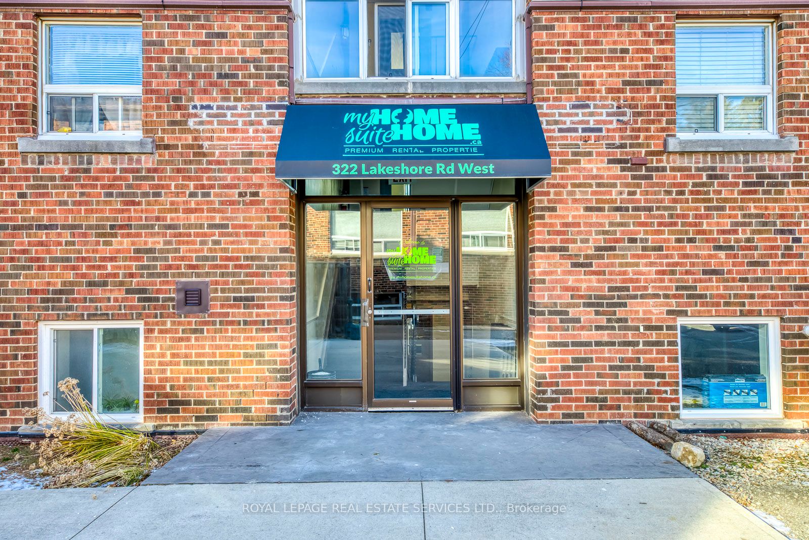 320 N Lakeshore Road W Property Photo 1