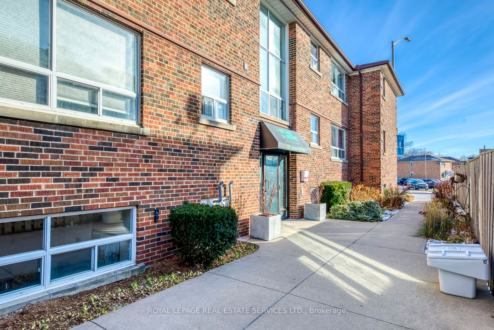 322 N Lakeshore Road W Property Photo 2