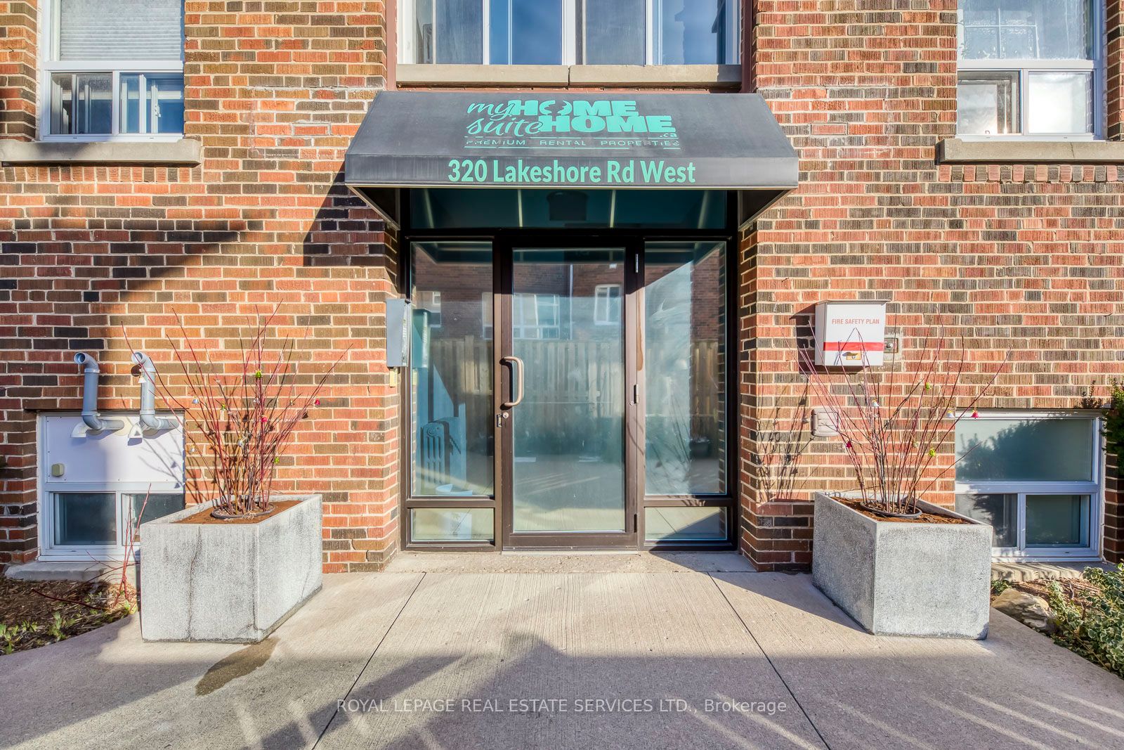 322 N Lakeshore Road W Property Photo 3