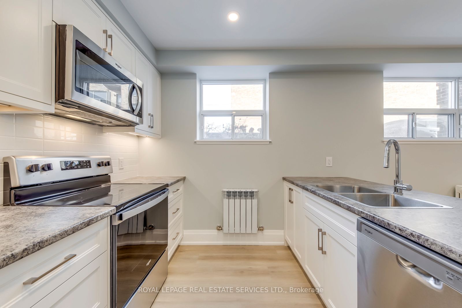 322 N Lakeshore Road W Property Photo 9