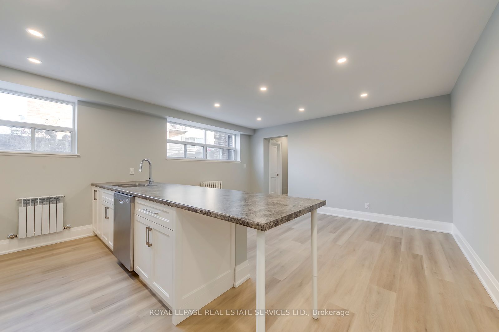 322 N Lakeshore Road W Property Photo 10