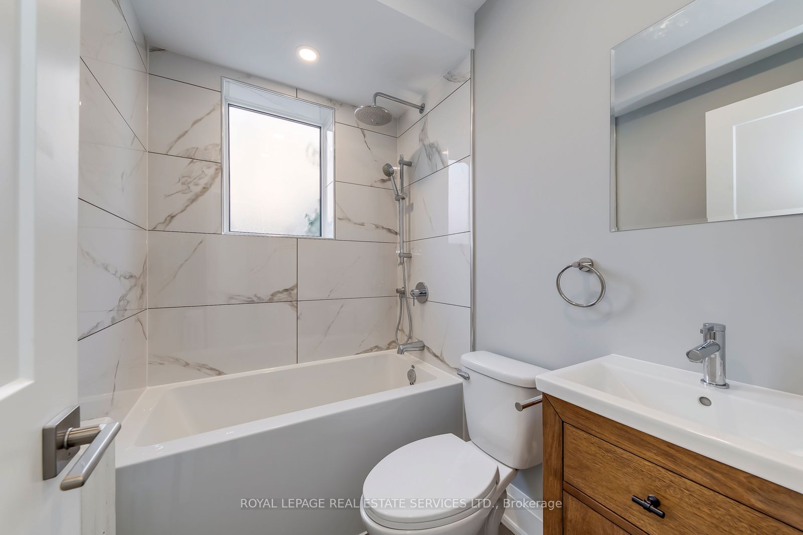 322 N Lakeshore Road W Property Photo 17
