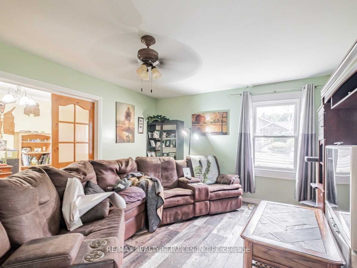 2901 Charleston Side Road Property Photo 5