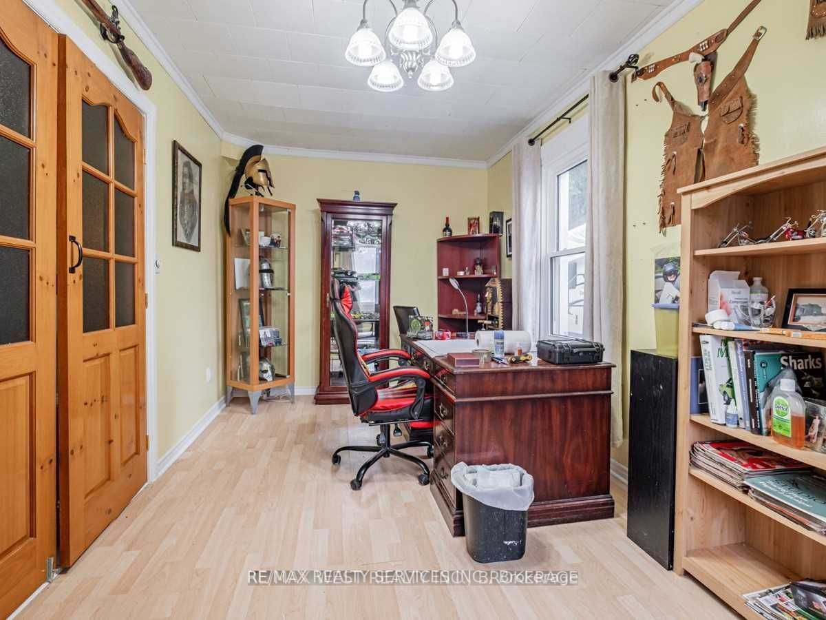 2901 Charleston Side Road Property Photo 7
