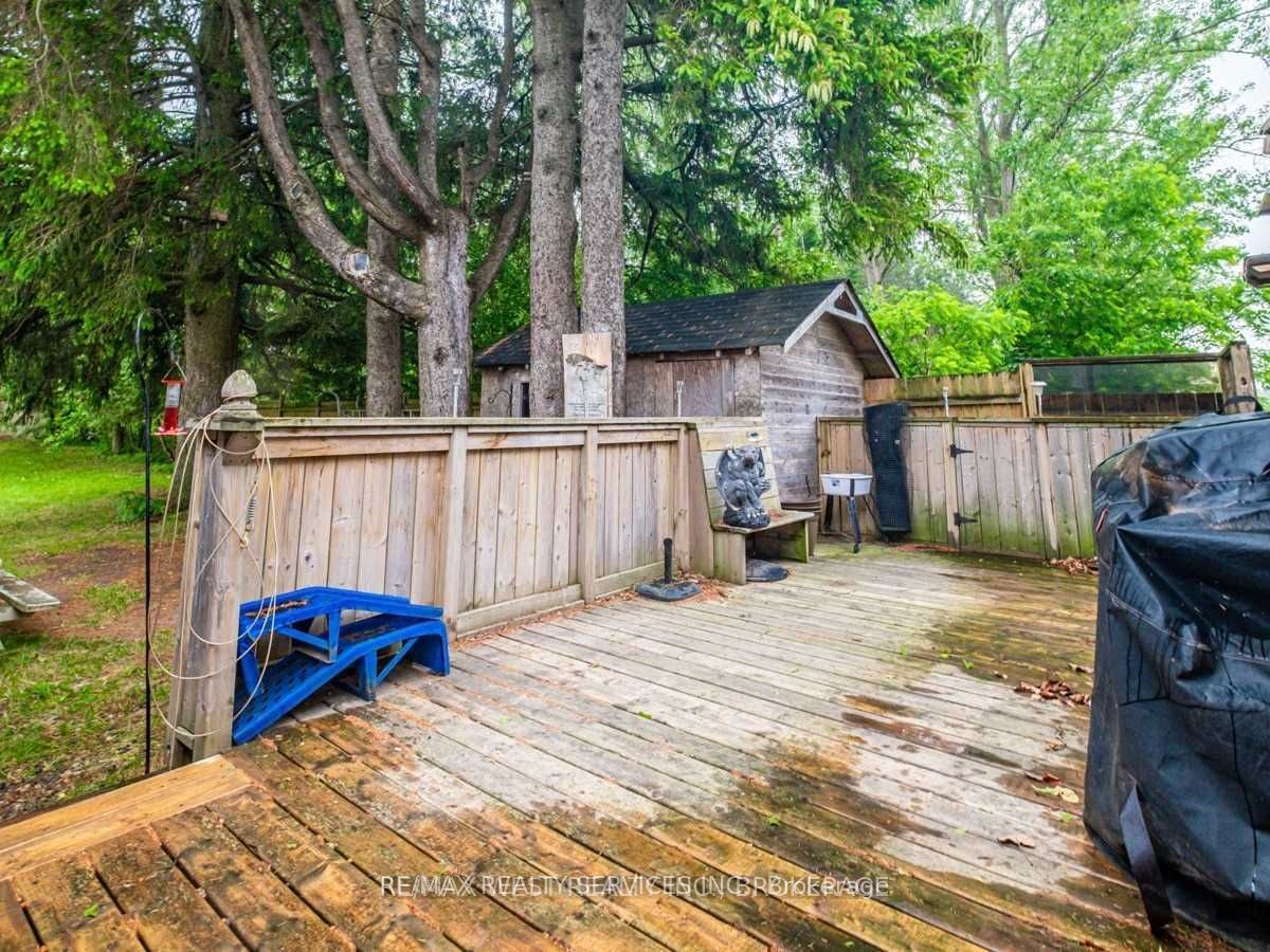 2901 Charleston Side Road Property Photo 14