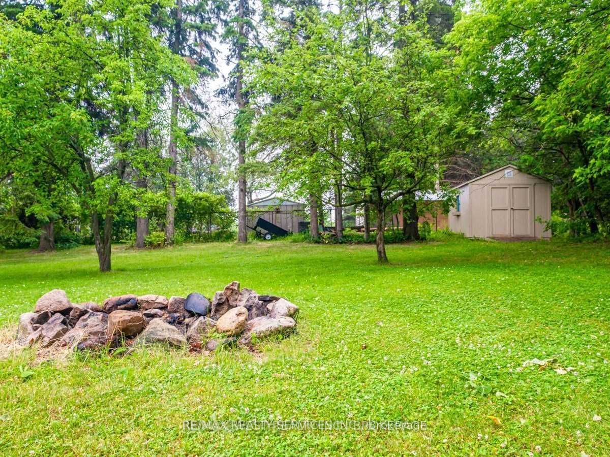 2901 Charleston Side Road Property Photo 17