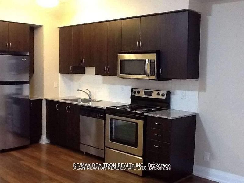 1 De Boers Drive 314 Property Photo 3