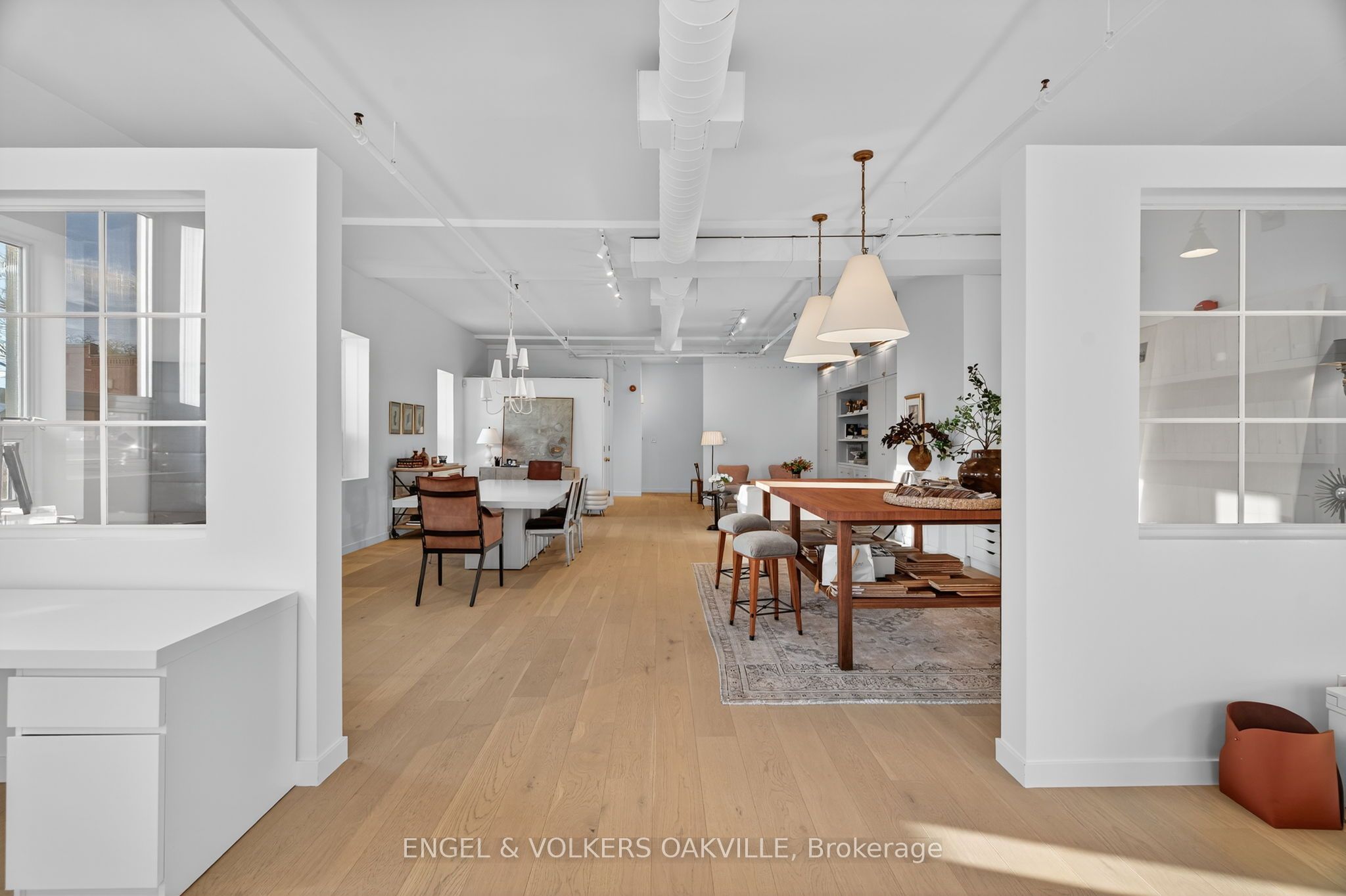 145 Lakeshore Road E 200 Property Photo 12