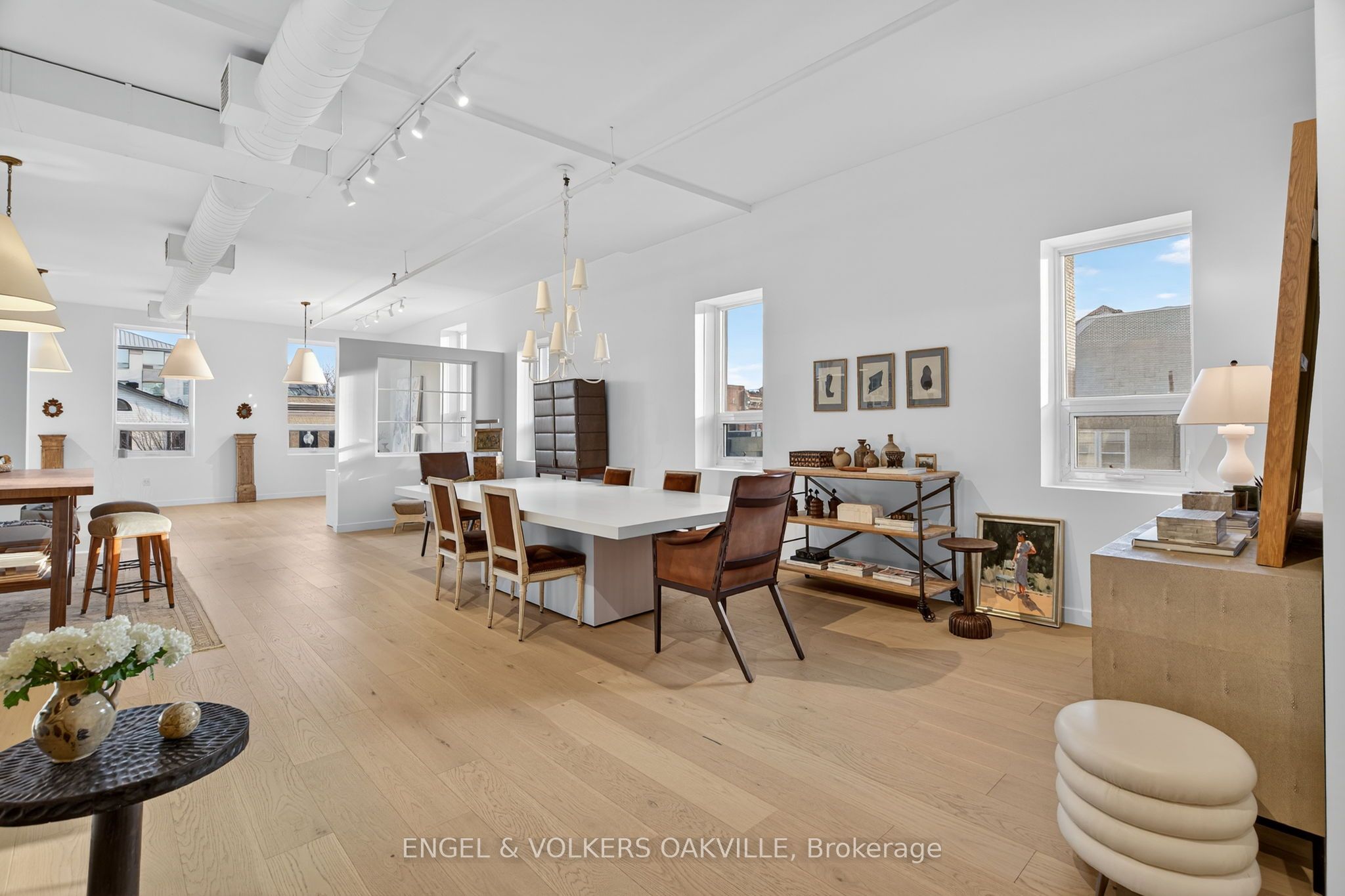 145 Lakeshore Road E 200 Property Photo 18