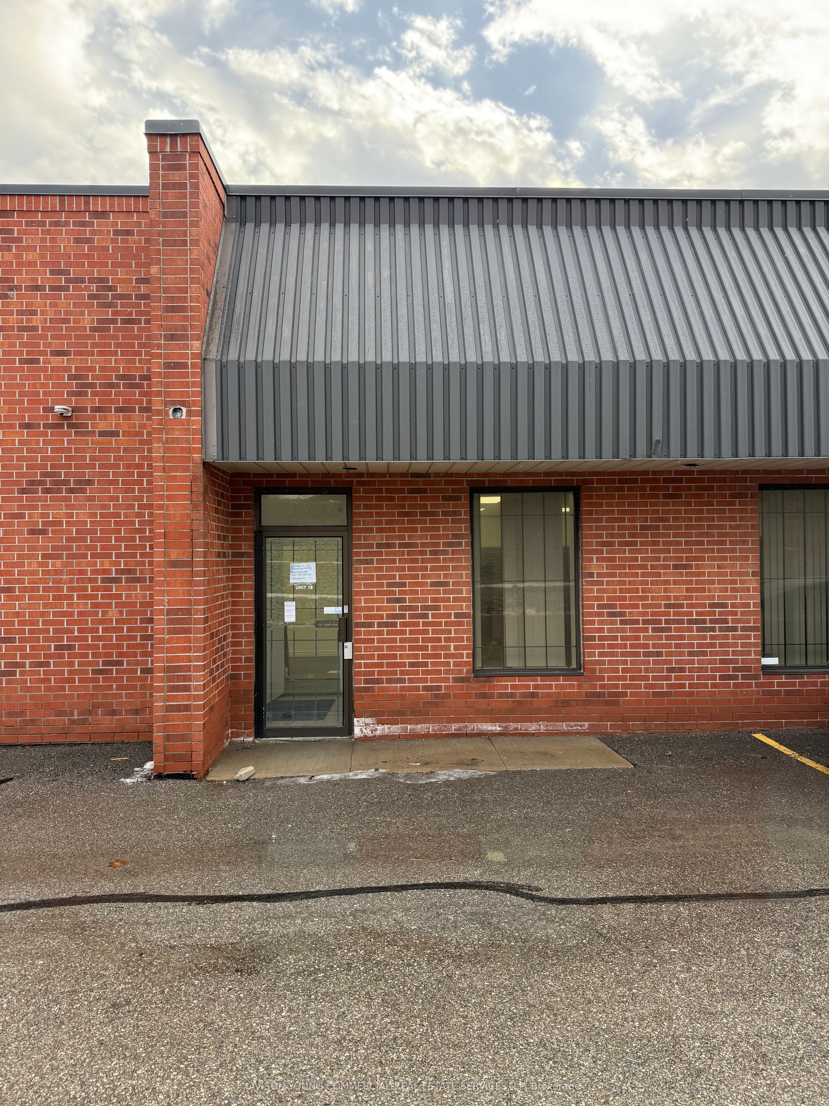 215 Traders Boulevard E 18 Property Photo 1