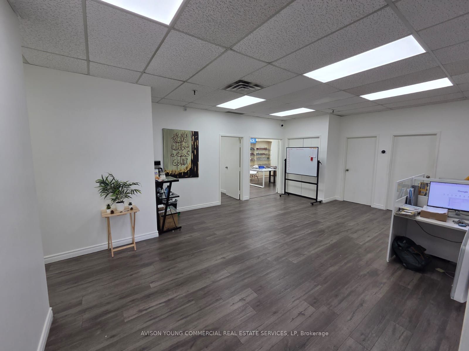 215 Traders Boulevard E 18 Property Photo 2