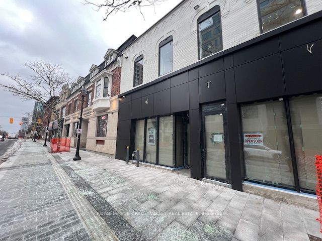 39 Queen Street E Property Photo 3