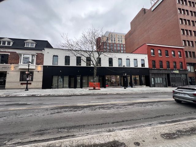 39 Queen Street E Property Photo 9