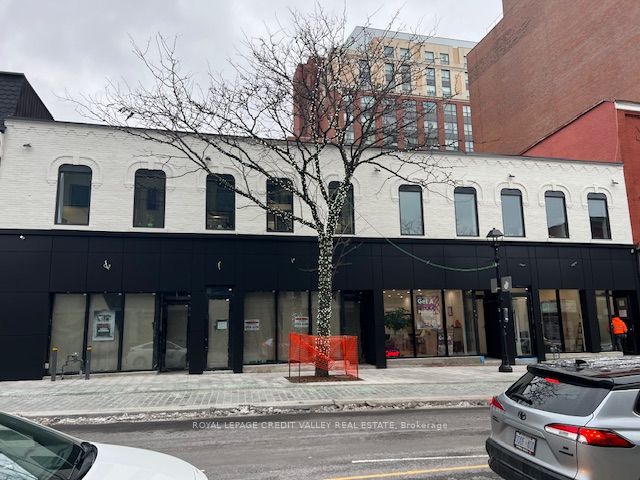 39 Queen Street E Property Photo 10