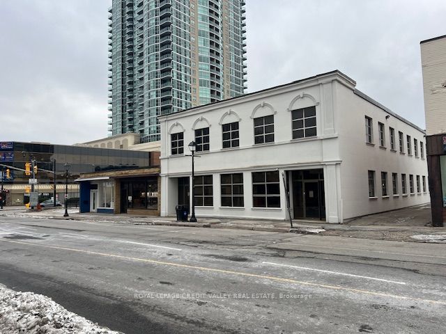 32 Queen Street W 202 Property Photo 1