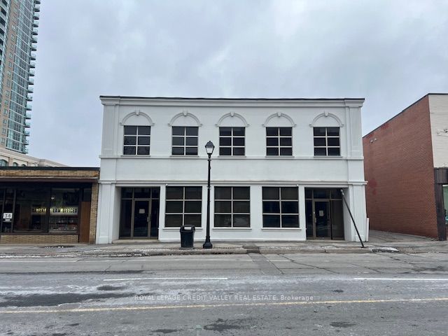 32 Queen Street W 203 Property Photo 5