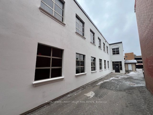 32 Queen Street W 203 Property Photo 13