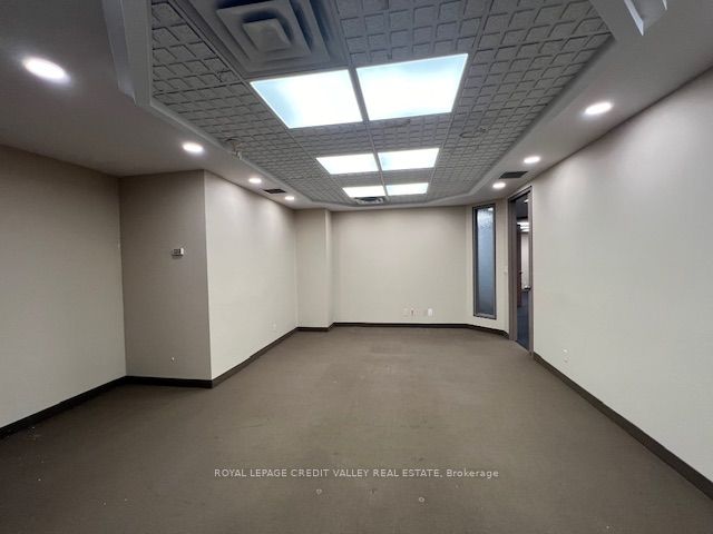 32 Queen Street W 203 Property Photo 16