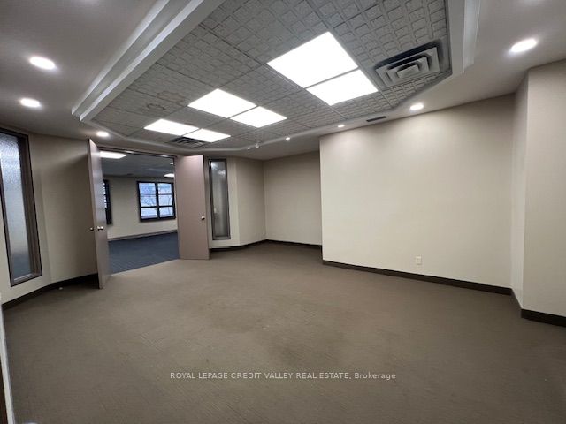 32 Queen Street W 203 Property Photo 19