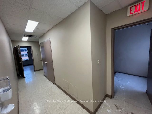 32 Queen Street W 203 Property Photo 32