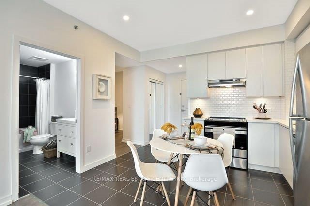 2490 Old Bronte Road 318 Property Photo 11