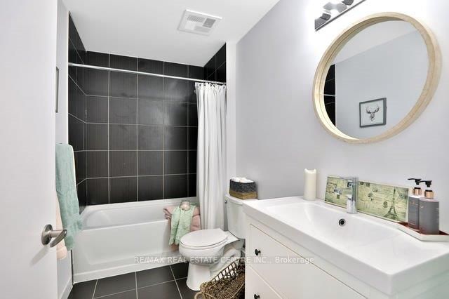 2490 Old Bronte Road 318 Property Photo 16