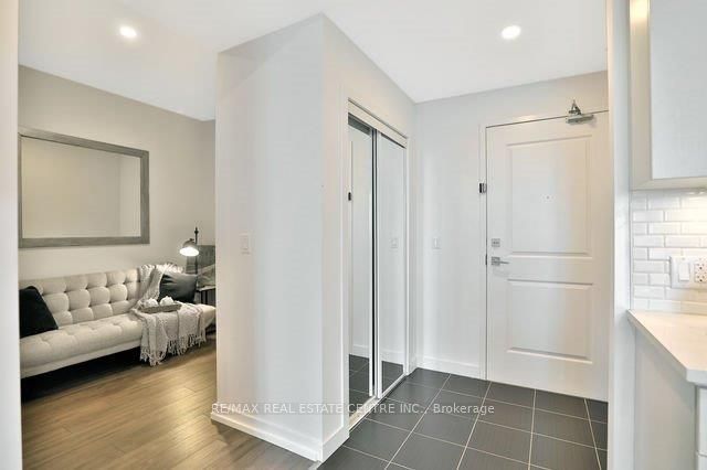 2490 Old Bronte Road 318 Property Photo 17