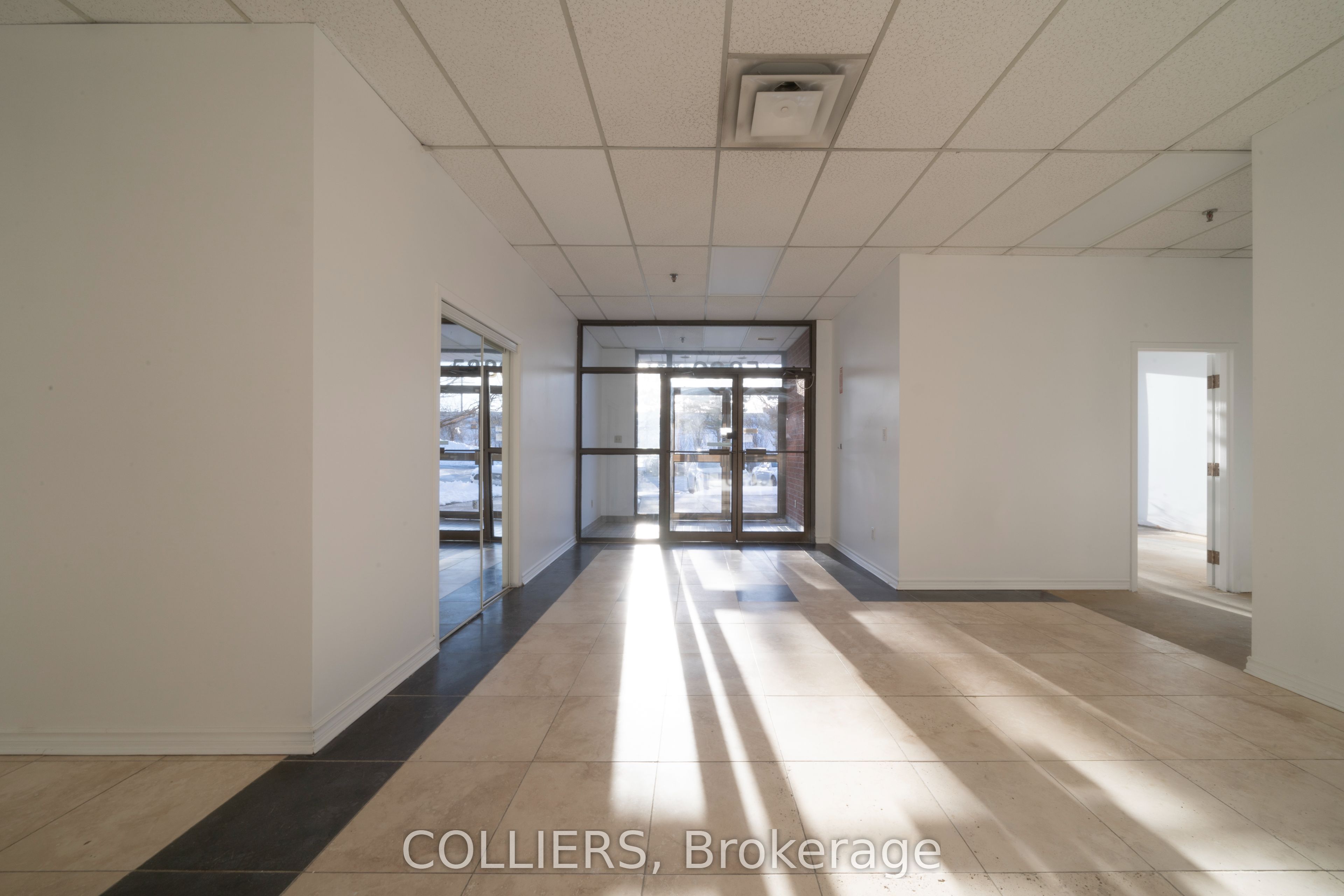 5380 Timberlea Boulevard Property Photo 4