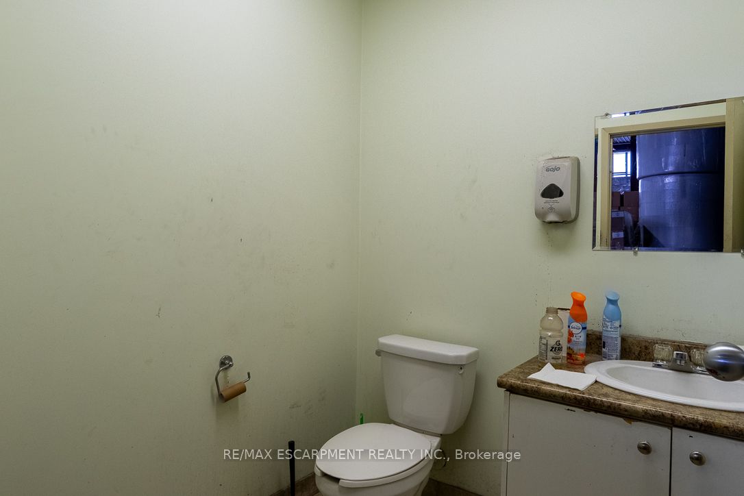 4480 Chesswood Drive 14 Property Photo 13