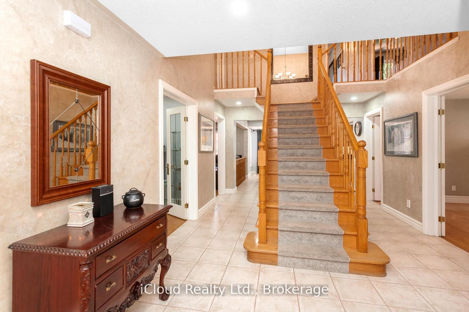 12 Neville Crescent Property Photo 7