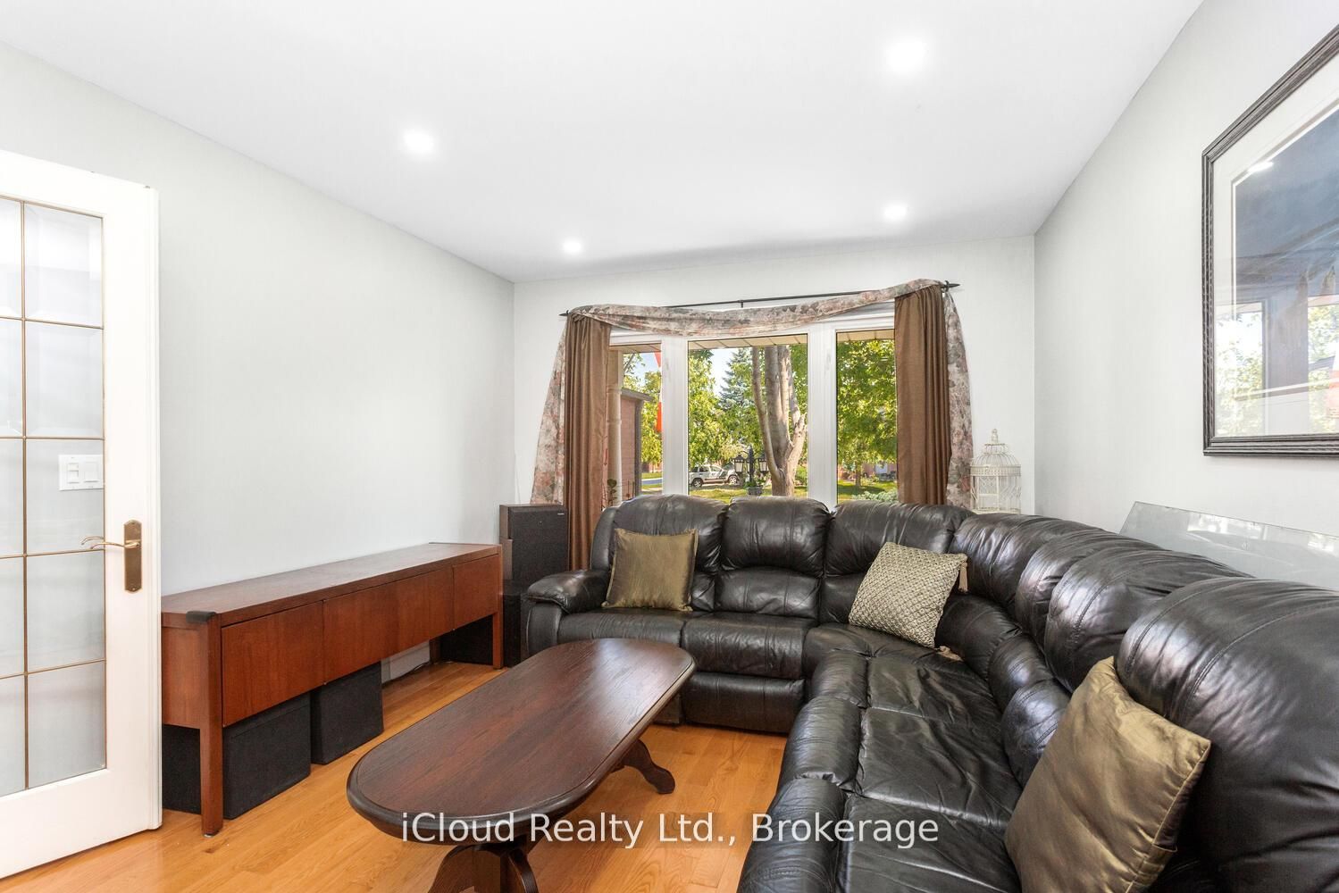 12 Neville Crescent Property Photo 10