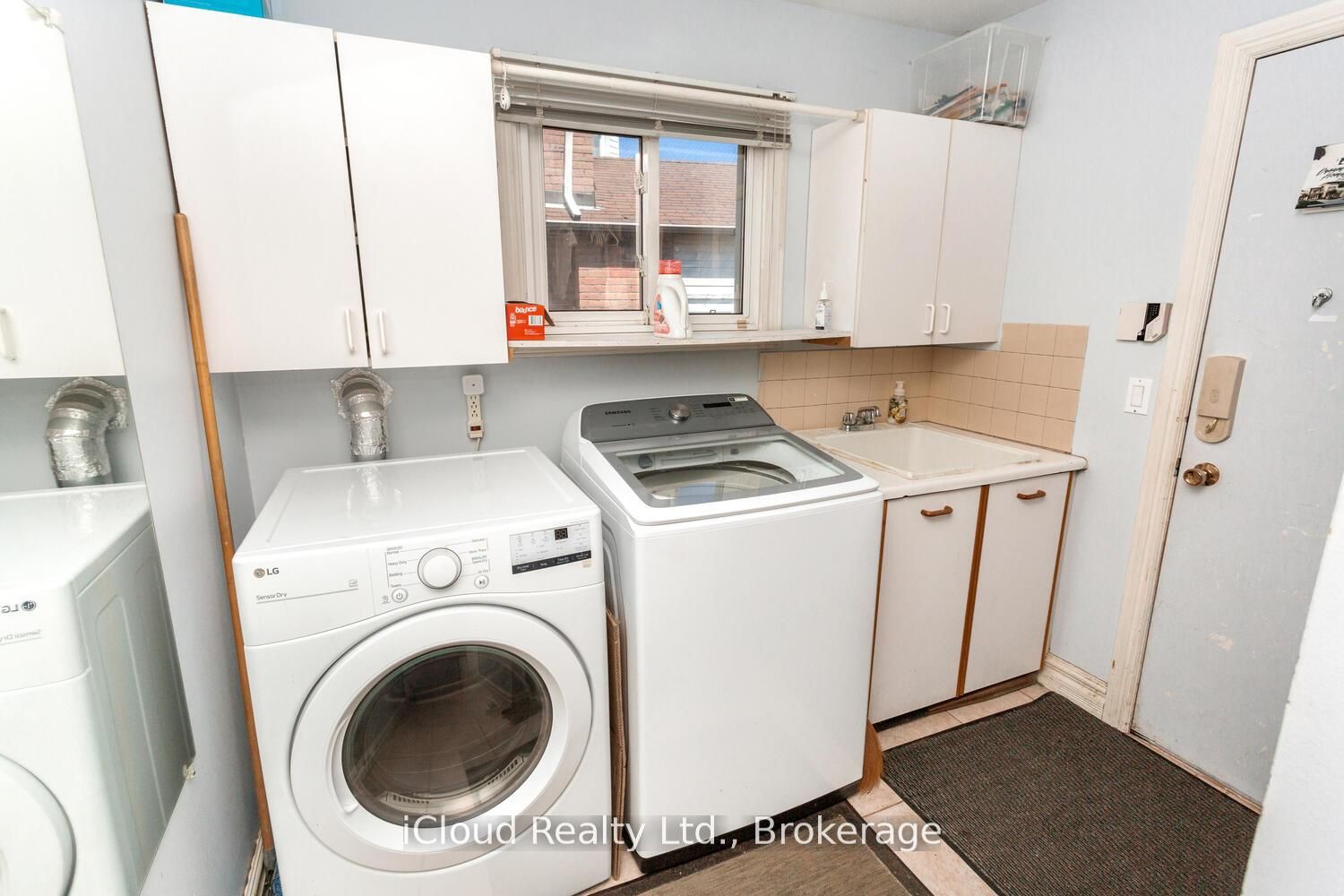 12 Neville Crescent Property Photo 20