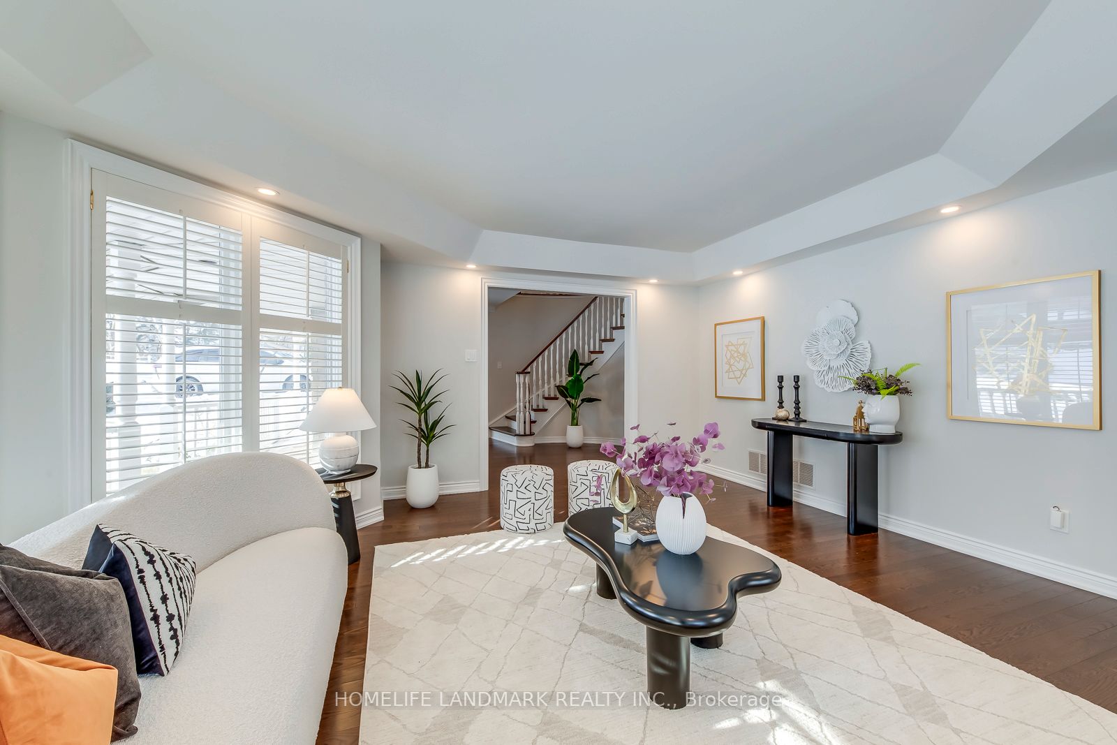 427 Cairncroft Road Property Photo 7