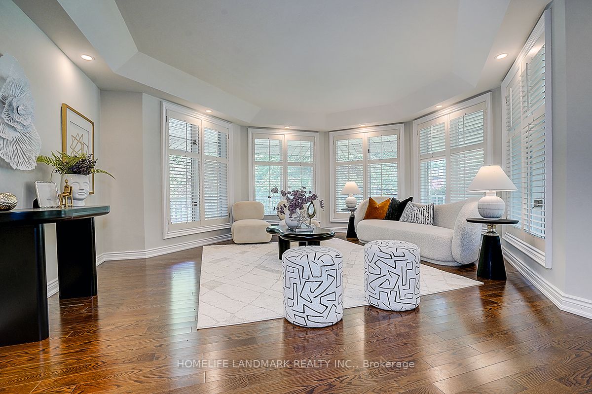 427 Cairncroft Road Property Photo 8