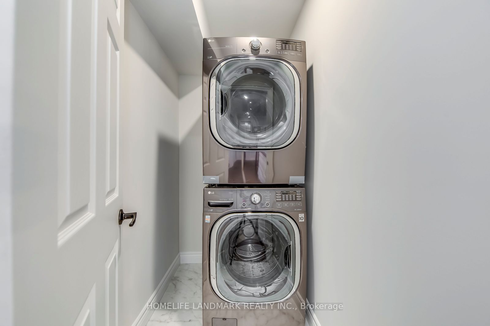 427 Cairncroft Road Property Photo 42
