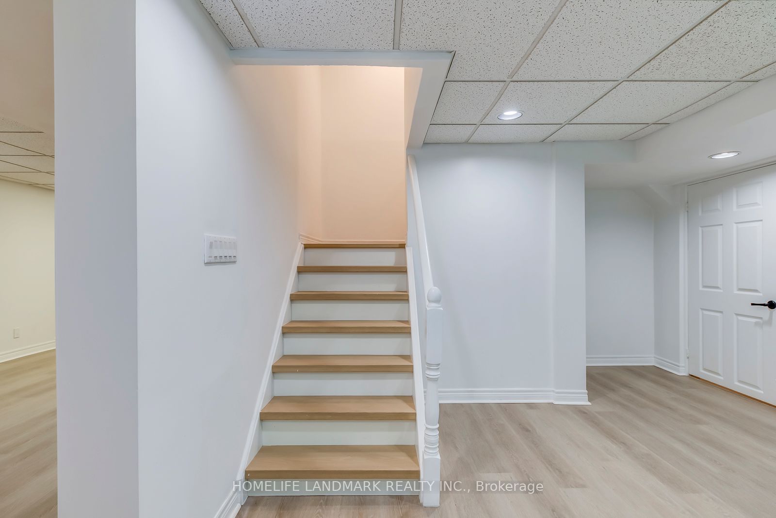 427 Cairncroft Road Property Photo 43