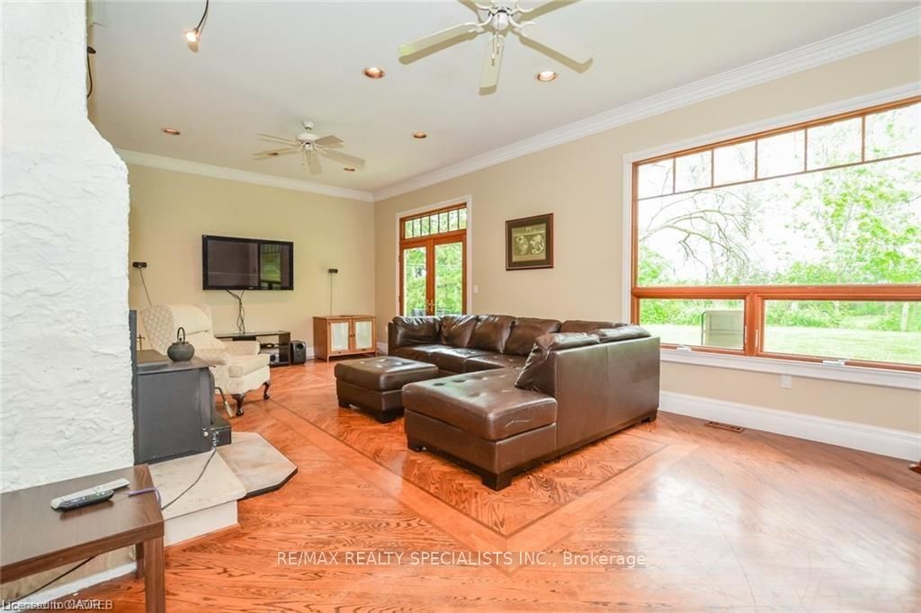 12938 Tenth Line Property Photo 8