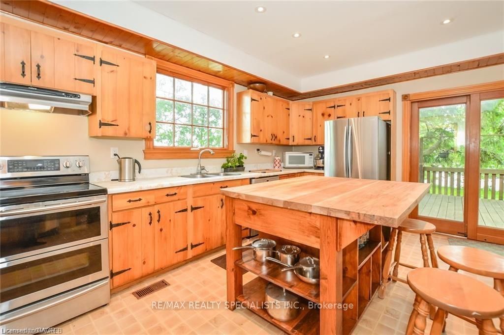 12938 Tenth Line Property Photo 14