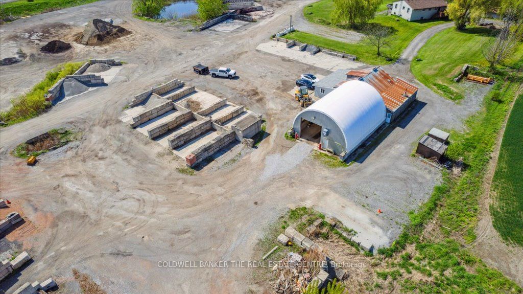 4321 Sixth Line Property Photo 9