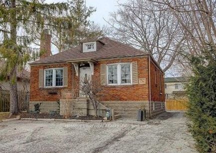 324 Lakeshore Road E Property Photo 1