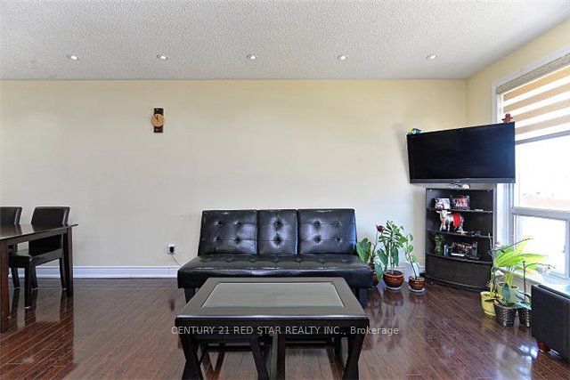 65 Newstead Crescent Property Photo 3