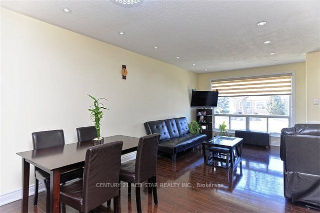 65 Newstead Crescent Property Photo 4