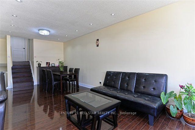 65 Newstead Crescent Property Photo 5