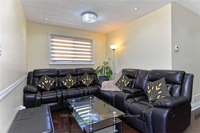 65 Newstead Crescent Property Photo 7
