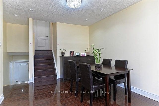 65 Newstead Crescent Property Photo 8