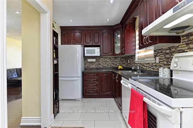 65 Newstead Crescent Property Photo 9