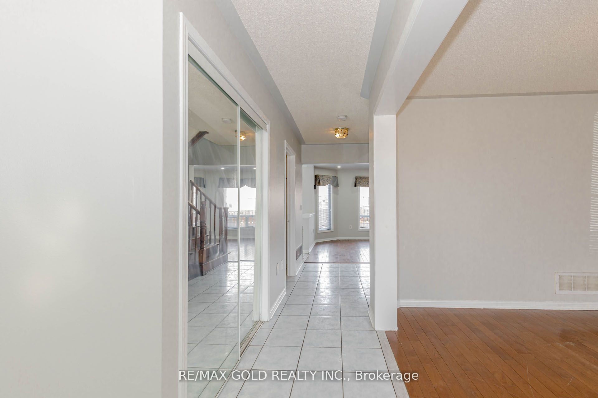 6 Wonder Way Property Photo 3