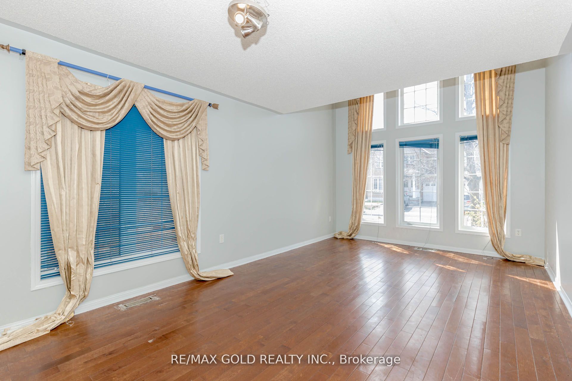 6 Wonder Way Property Photo 5